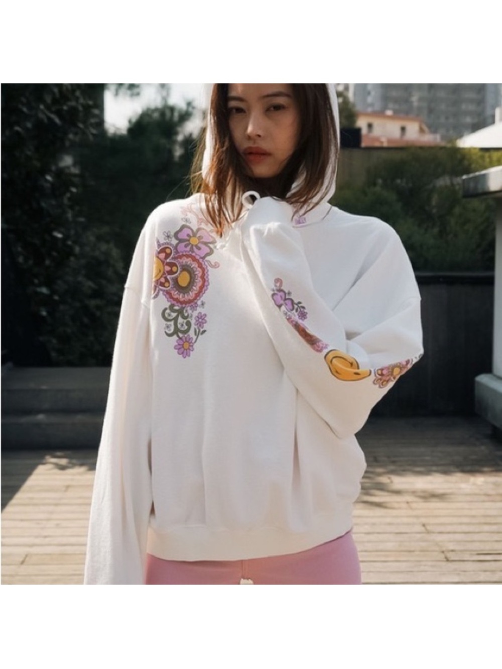 Billabong x Smiley White Floral Paisley Hidden Smiles Graphic Hoodie Sweatshirt